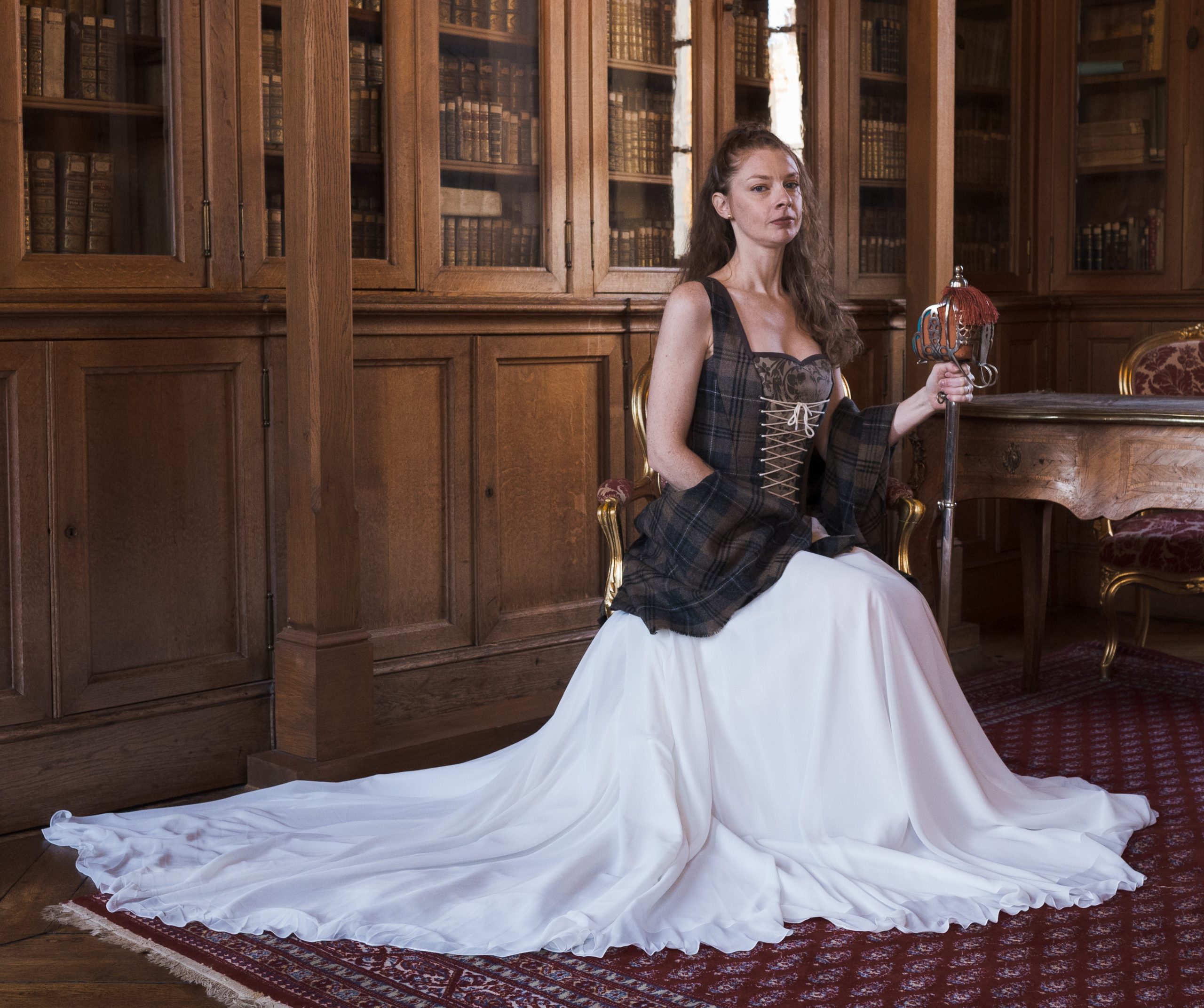 Corset en tartan Outlander. Robe de mariée celtique - Robe de mariée celtique en Essonne et en France - Robe de mariée Ecossaise en tartan. Artisanat Français, O fil du temps.